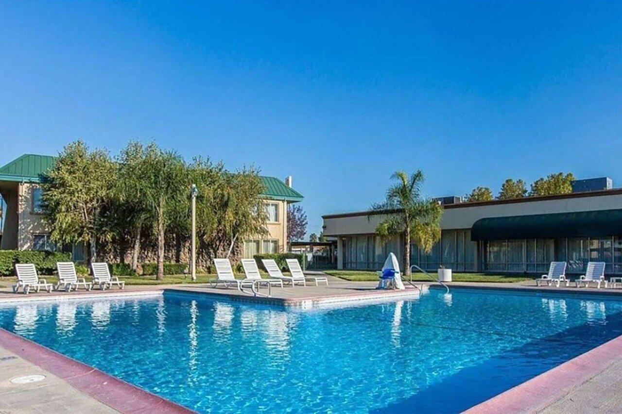 Days Inn By Wyndham Stockton Εξωτερικό φωτογραφία