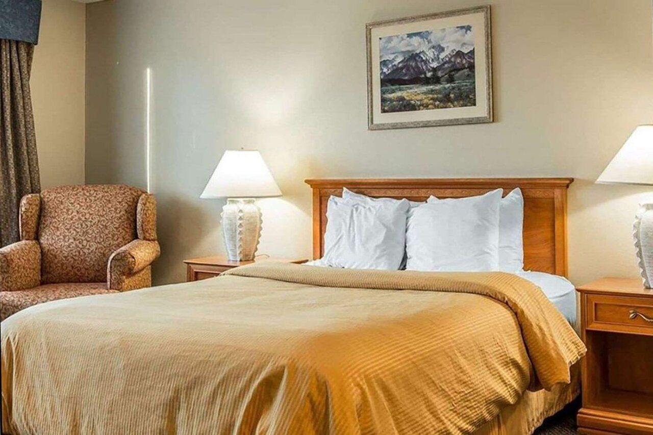 Days Inn By Wyndham Stockton Εξωτερικό φωτογραφία