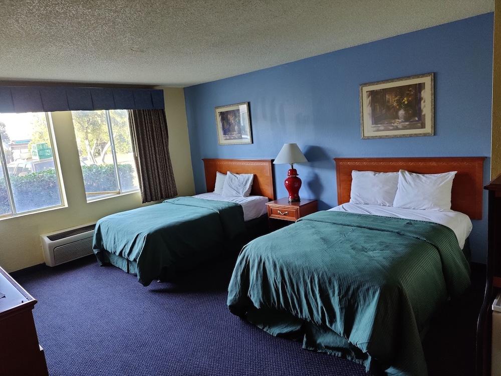 Days Inn By Wyndham Stockton Εξωτερικό φωτογραφία