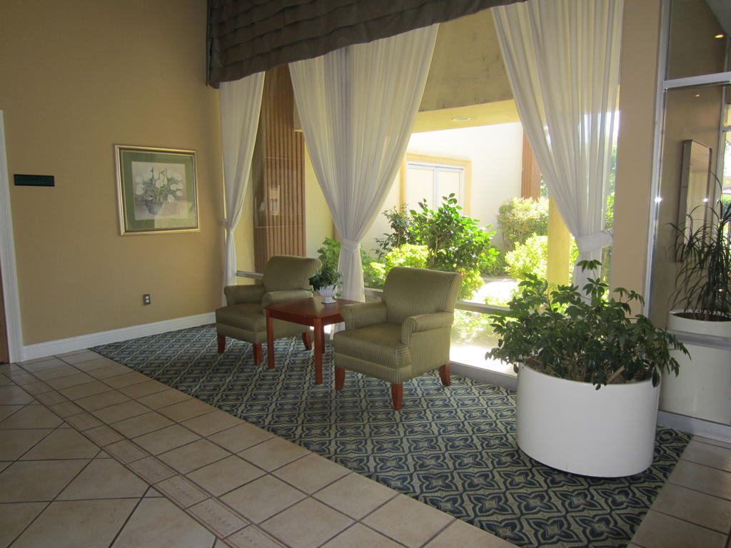 Days Inn By Wyndham Stockton Εξωτερικό φωτογραφία