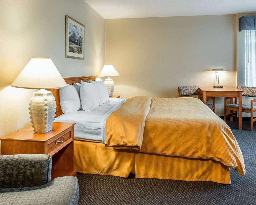Days Inn By Wyndham Stockton Εξωτερικό φωτογραφία