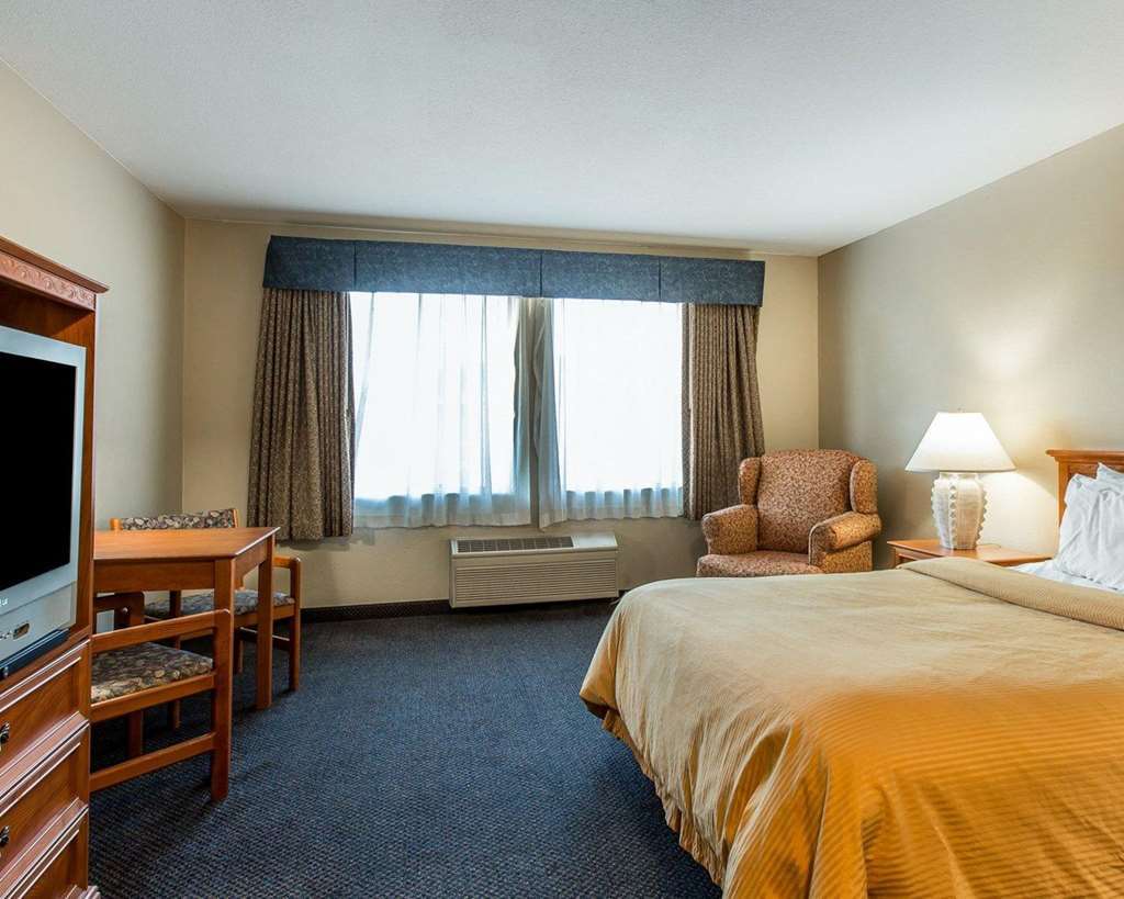 Days Inn By Wyndham Stockton Εξωτερικό φωτογραφία