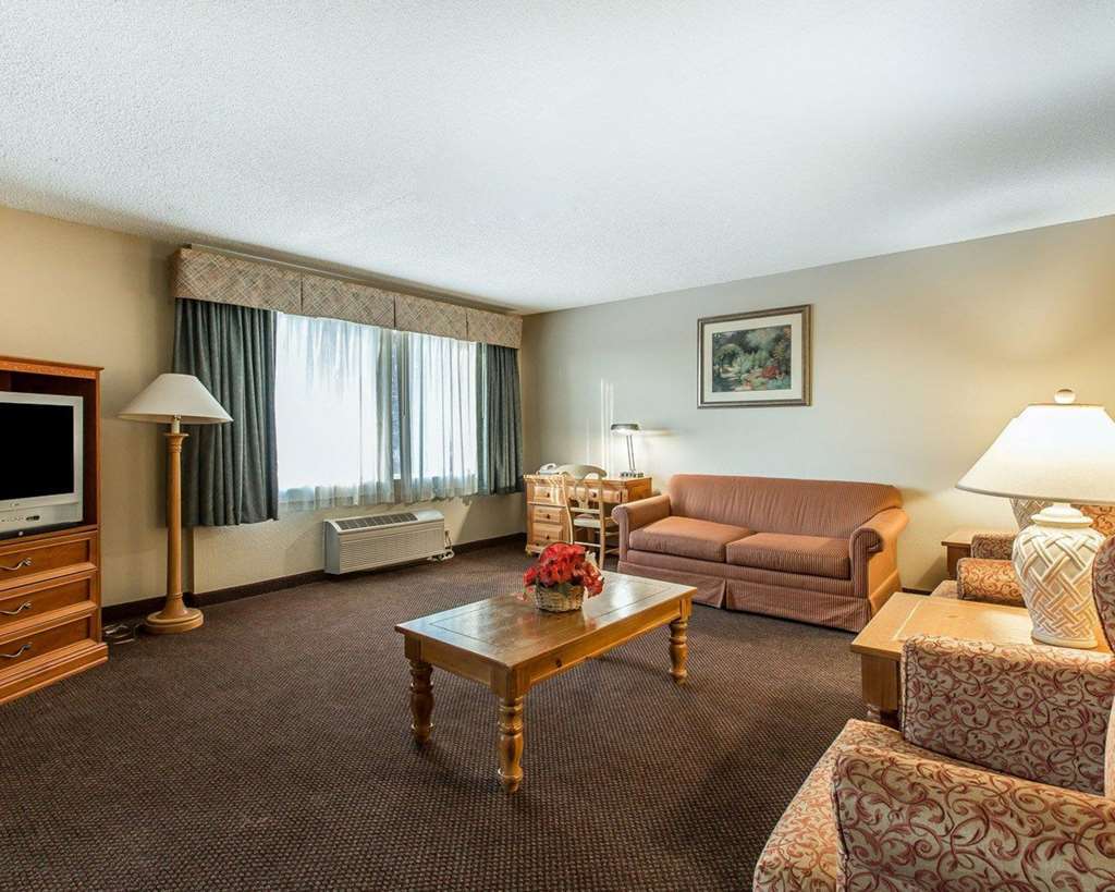 Days Inn By Wyndham Stockton Εξωτερικό φωτογραφία